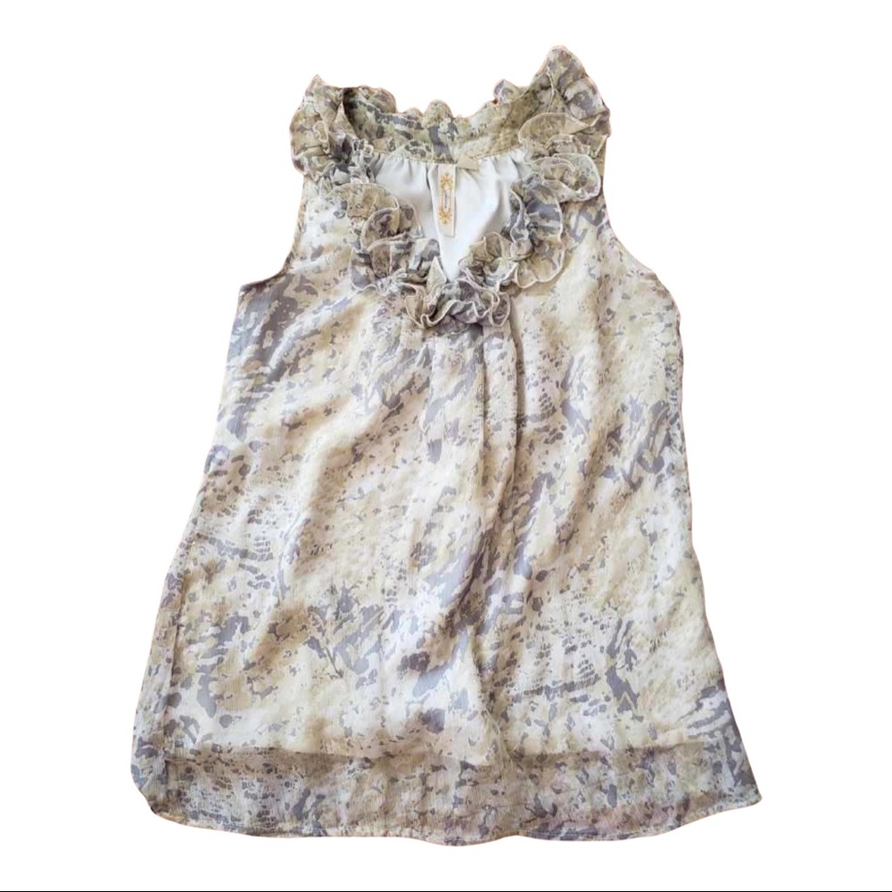 Sleeveless blouse